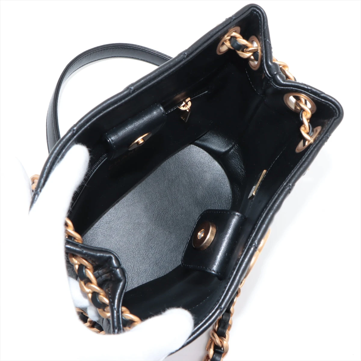 CHANELショルダーバッグ　マトラッセ　スモールバケットチェーンショルダー シャネル マトラッセ レザー チェーンショルダーバッグ スモール