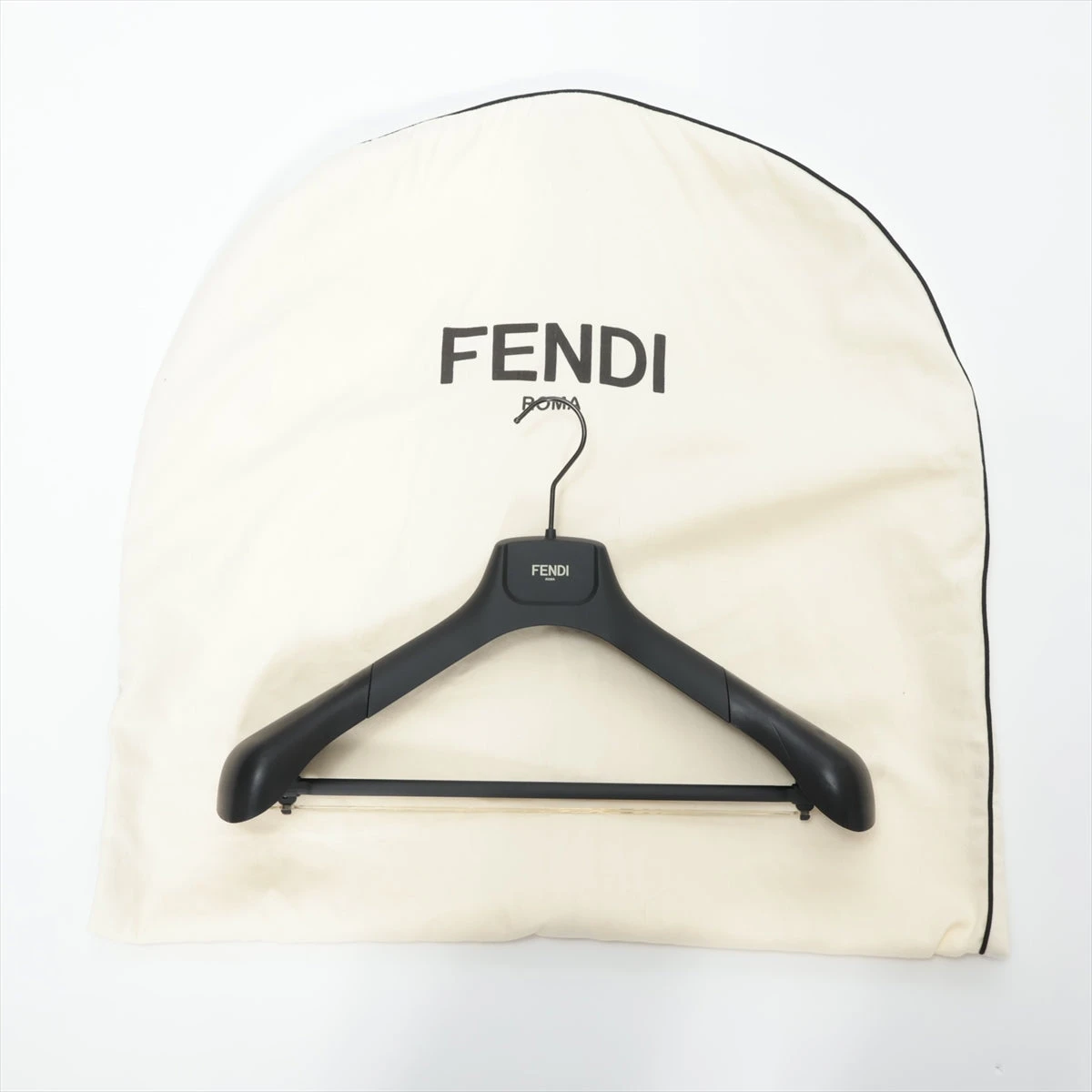 美品！フェンディ ミンク付きジャケット　黒 フェンディ(FENDI)フェンディ ARTIST ALLOVER HOODIE マルチ