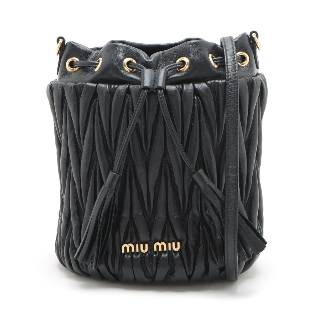 【極美品・現行モデル】ミュウミュウ　マテラッセ　ショルダーバッグ　黒　レザー 極美品 MIUMIU ミュウミュウ ショルダーバッグ ワンダー