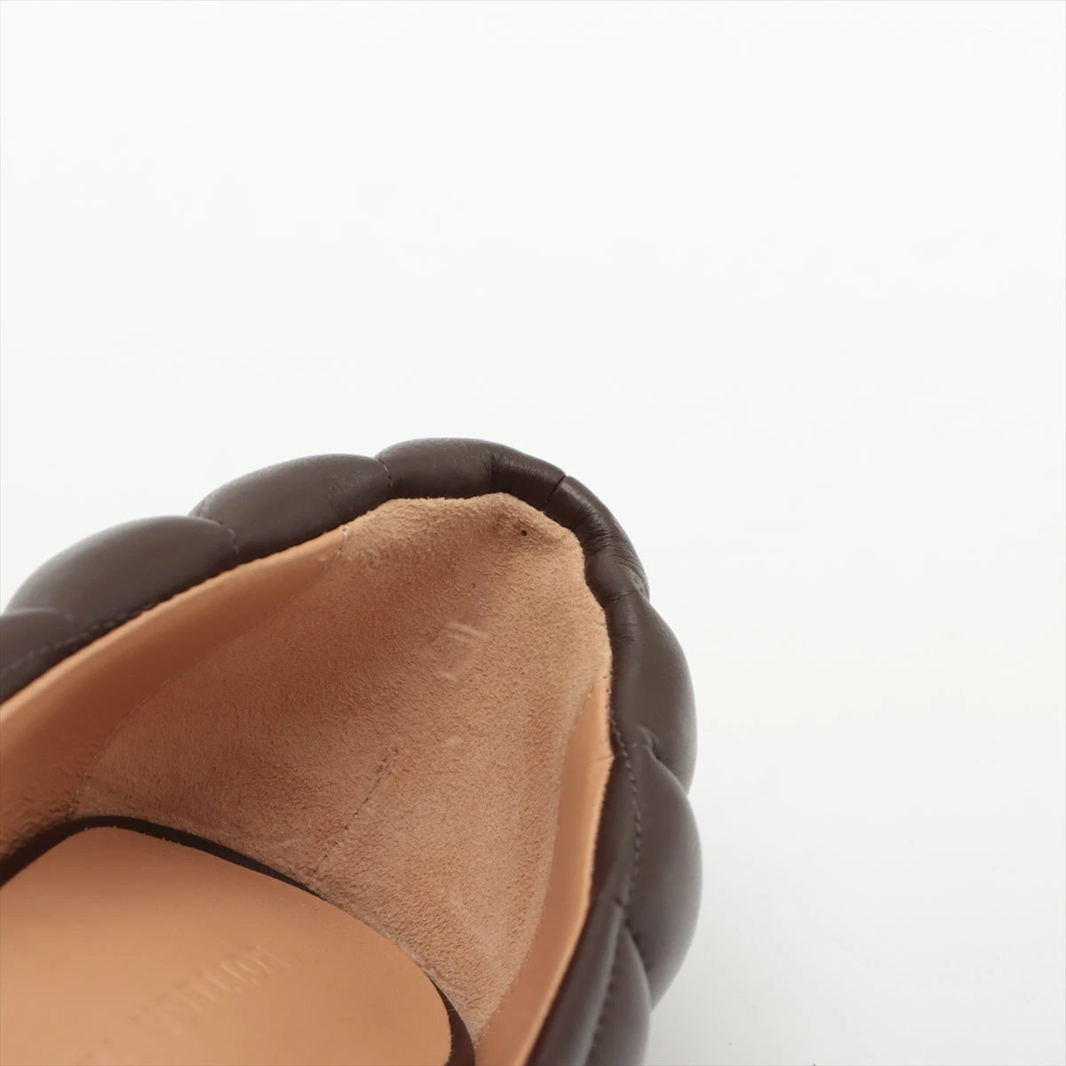 新品未使用品 ボッテガヴェネタ パデッドカセット キルティング レザー パンプス ボッテガヴェネタ パデットカセット レザー パンプス 37