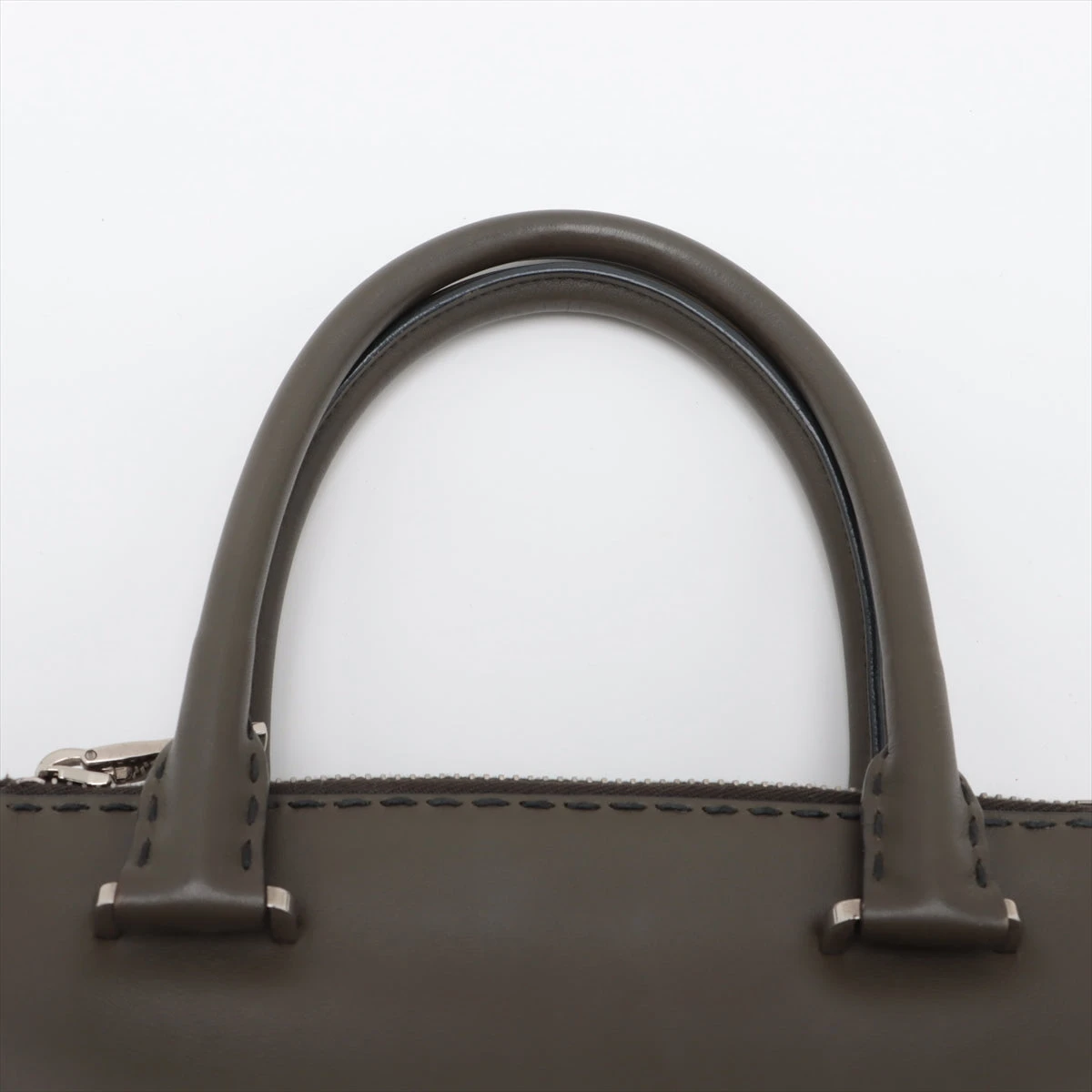 お買い得！！★ PRADA / プラダ ★ ハンドバッグ B2861K プラダ レザー 2WAYハンドバッグ カーキ B2861K A3003709｜中古