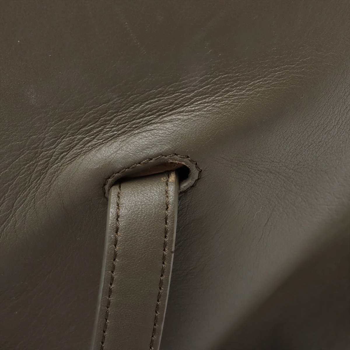 CELINE セリーヌ ソフト16セーズ ラージ レザー ショルダーバッグ カーキ セリーヌ ソフト16セーズ ラージ レザー トートバッグ カーキ A2993425