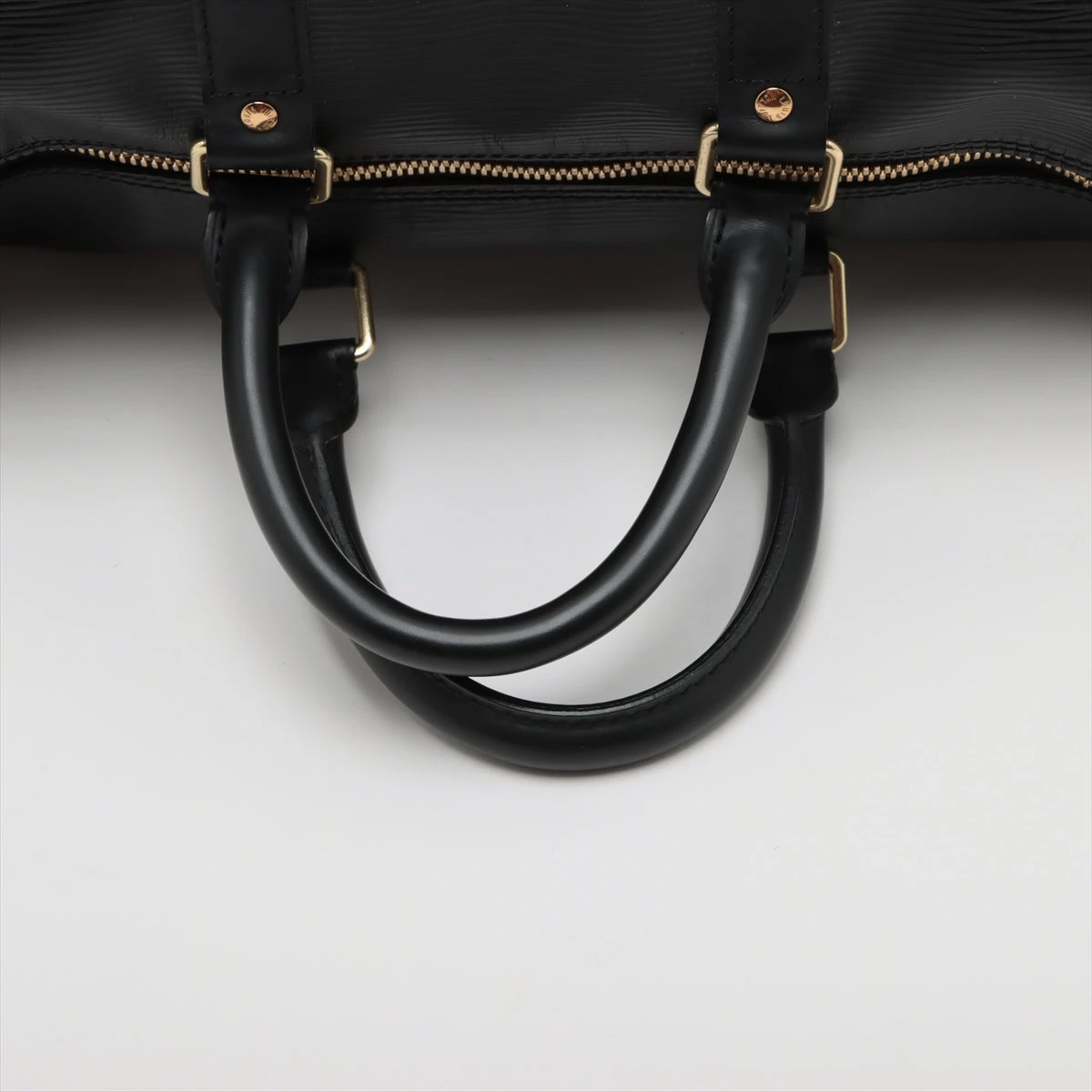 ヴィトン エピ キーポル・バンドリエール45 - AP081952｜中古