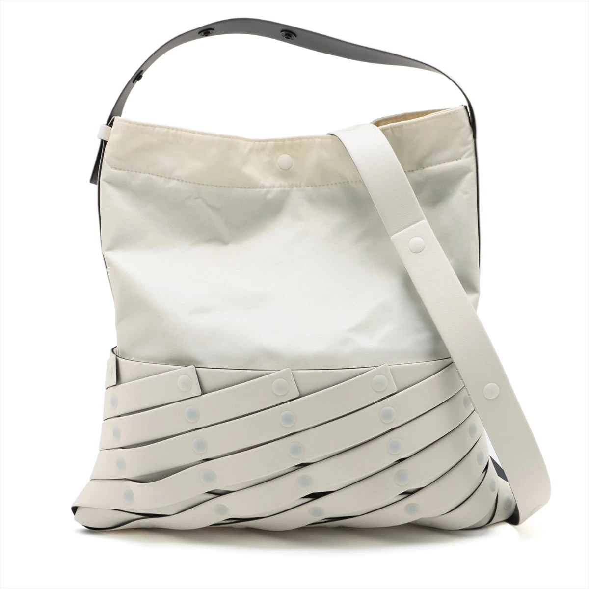 イッセイミヤケ ナイロン×レザー ハンドバッグ ホワイト