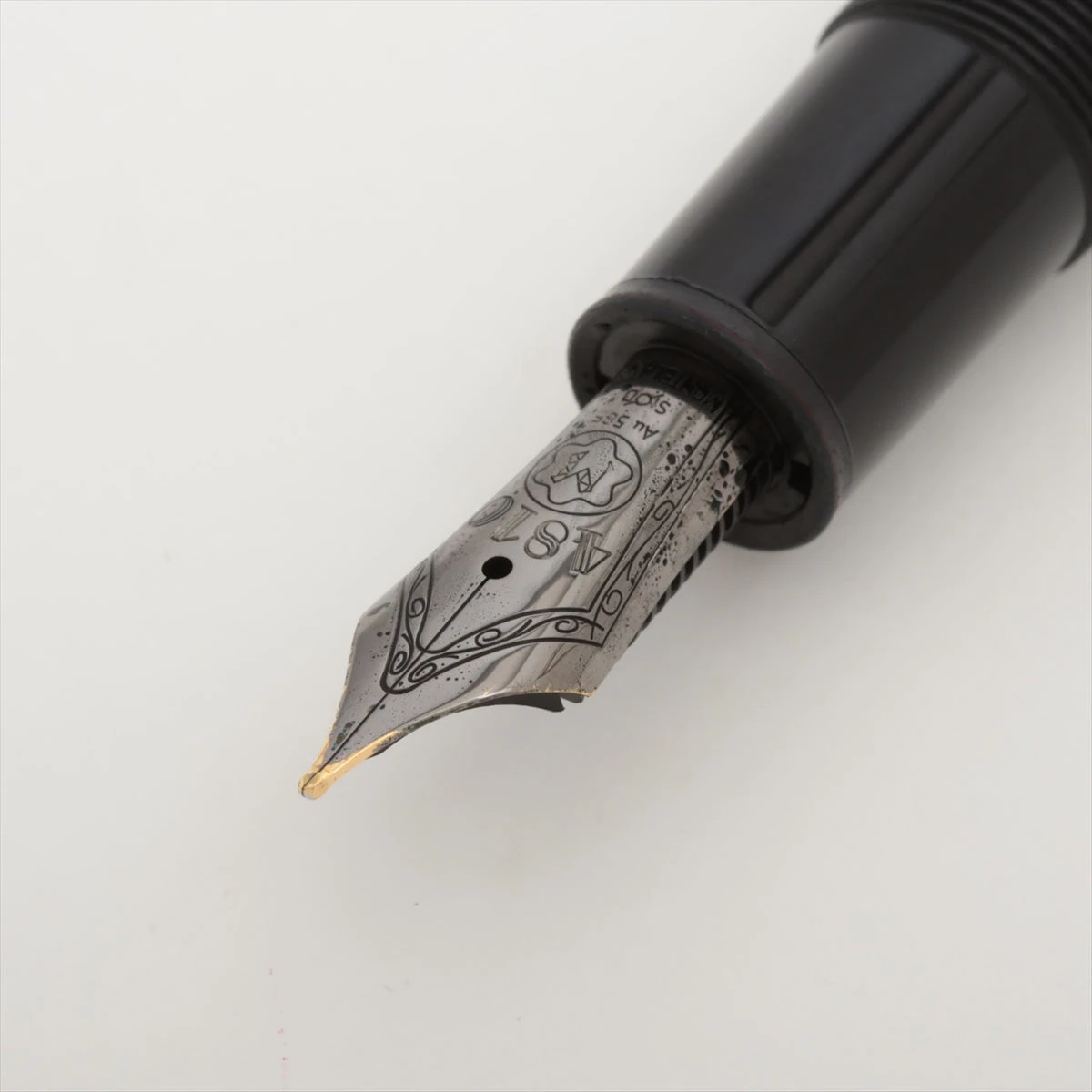 MONTBLANC - モンブラン 万年筆美品  黒×シルバー 詳細ページ | 万年筆 ボールペンなど高級筆記具の販売・買取