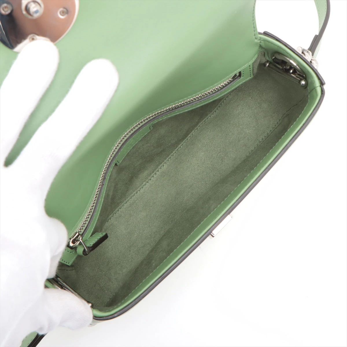✨美品✨アルアバイル　ショルダーバッグ　グリーン緑　クラッチバッグ オイルレザーのショルダーバッグ（グリーン） | iichi 日々の