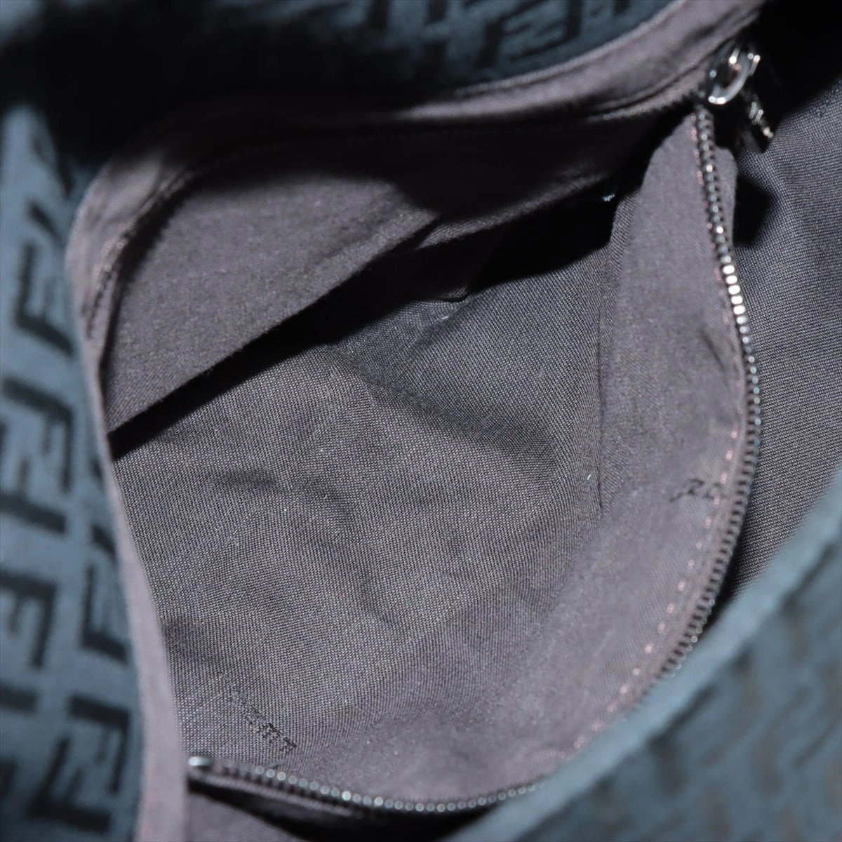 美品 フェンディ マンマバケット ショルダーバッグ ズッキーノ FF レザー フェンディ ズッキーノ マンマバケット キャンバス×レザー