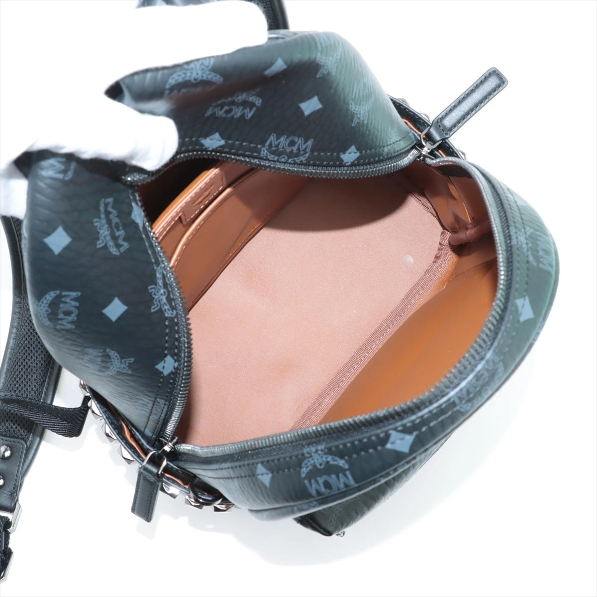 MCM ヴィセトス レザー×スタッズ バックパック/リュック