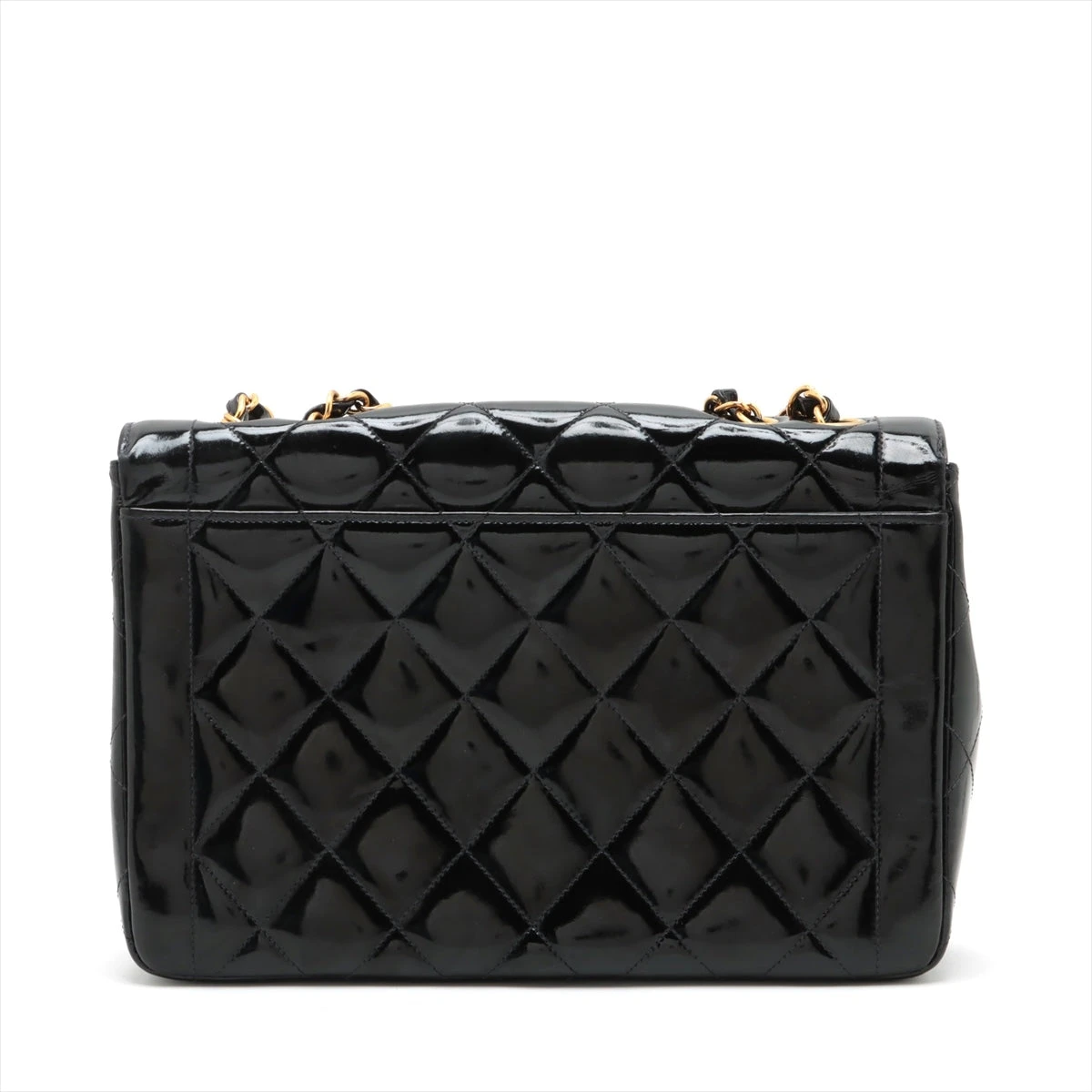 【艶めくパテントで圧倒的存在感】CHANEL チェーンクラッチ 黒 チェーン クラッチ バッグ - パテント カーフスキン、ブラック