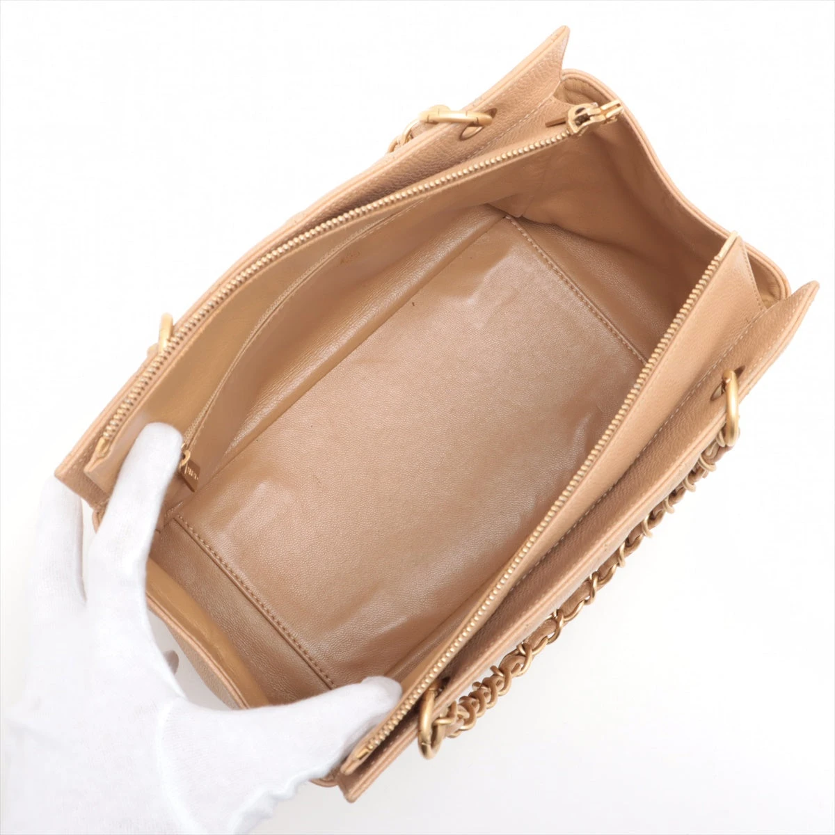 シャネル　トートバッグ　キャビアスキン　マトラッセ　ベージュ　ゴールド金具 シャネル マトラッセ キャビアスキン チェーントートバッグ
