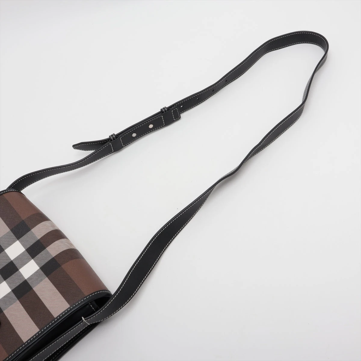 バーバリー　PVC レザー　メッセンジャーバッグ バーバリー PVC×レザー ショルダーバッグ ブラウン AP082945