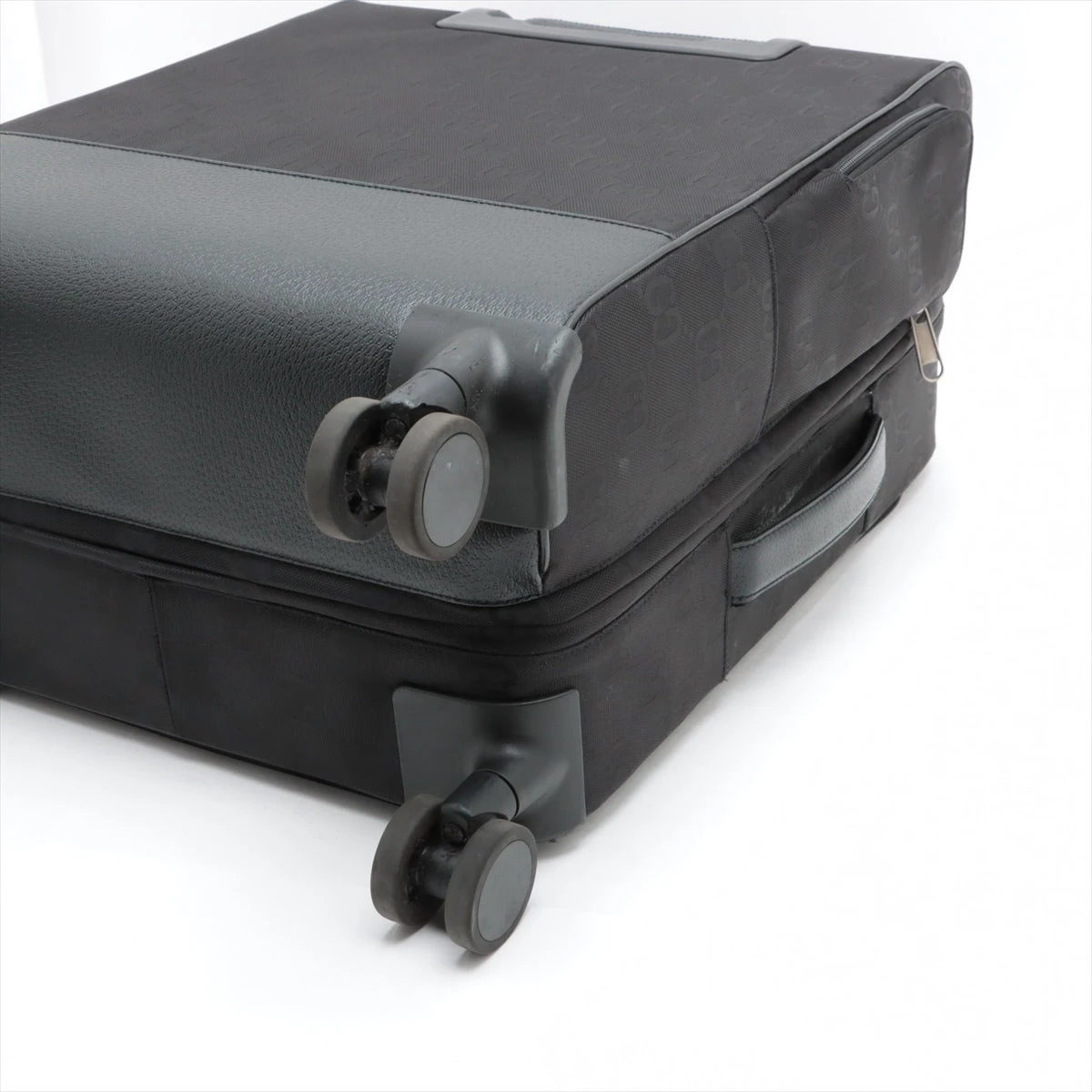 Gucci ブラック キャリーケース GUCCI（グッチ）の「Gucci Monogram GG trolley suitcase