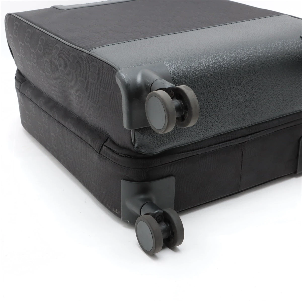 GUCCI ブラック キャリーケース GUCCI（グッチ）の「Gucci Monogram GG trolley suitcase