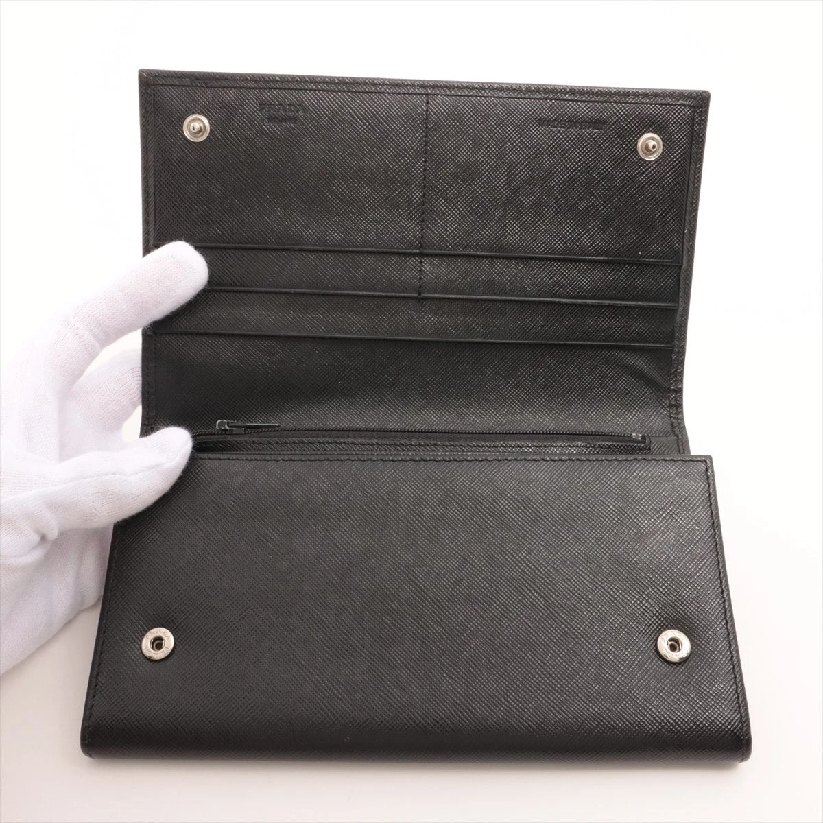 【 新品未使用 】PRADA サフィアーノレザー 三角プレート M608A 財布 プラダ サフィアーノ トライアング M608A レザー 財布 ブラック