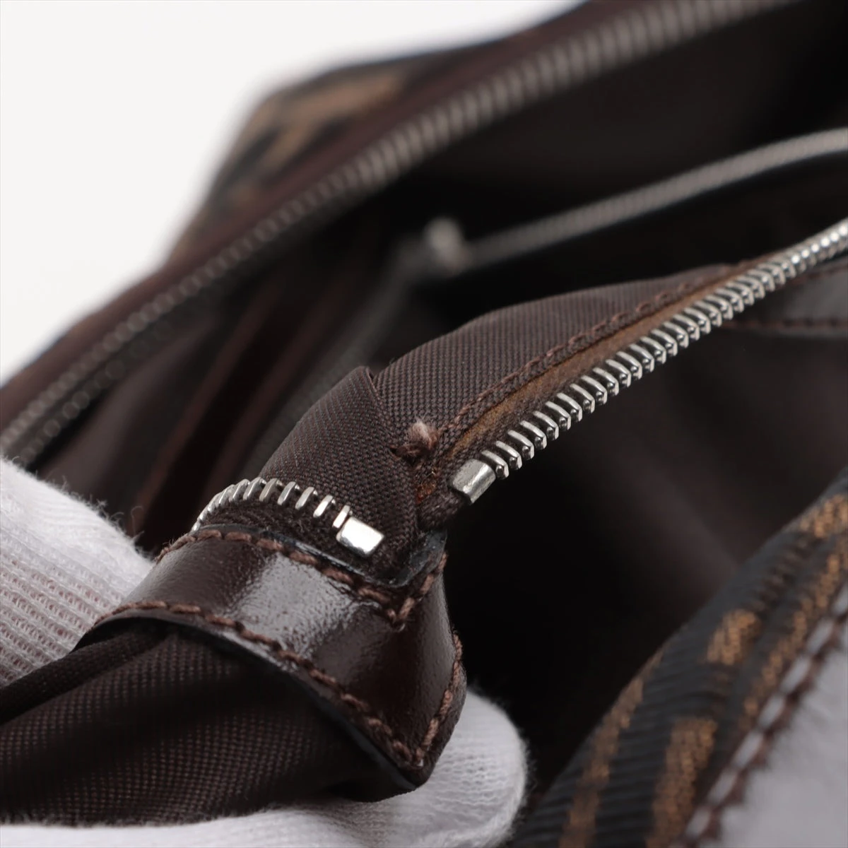 【美品】フェンディ ズッカ キャンバス×レザー 茶 ショルダーバッグ 肩掛け 楽天市場】【バッグ】FENDI フェンディ ズッカ柄 セミショルダー ワン