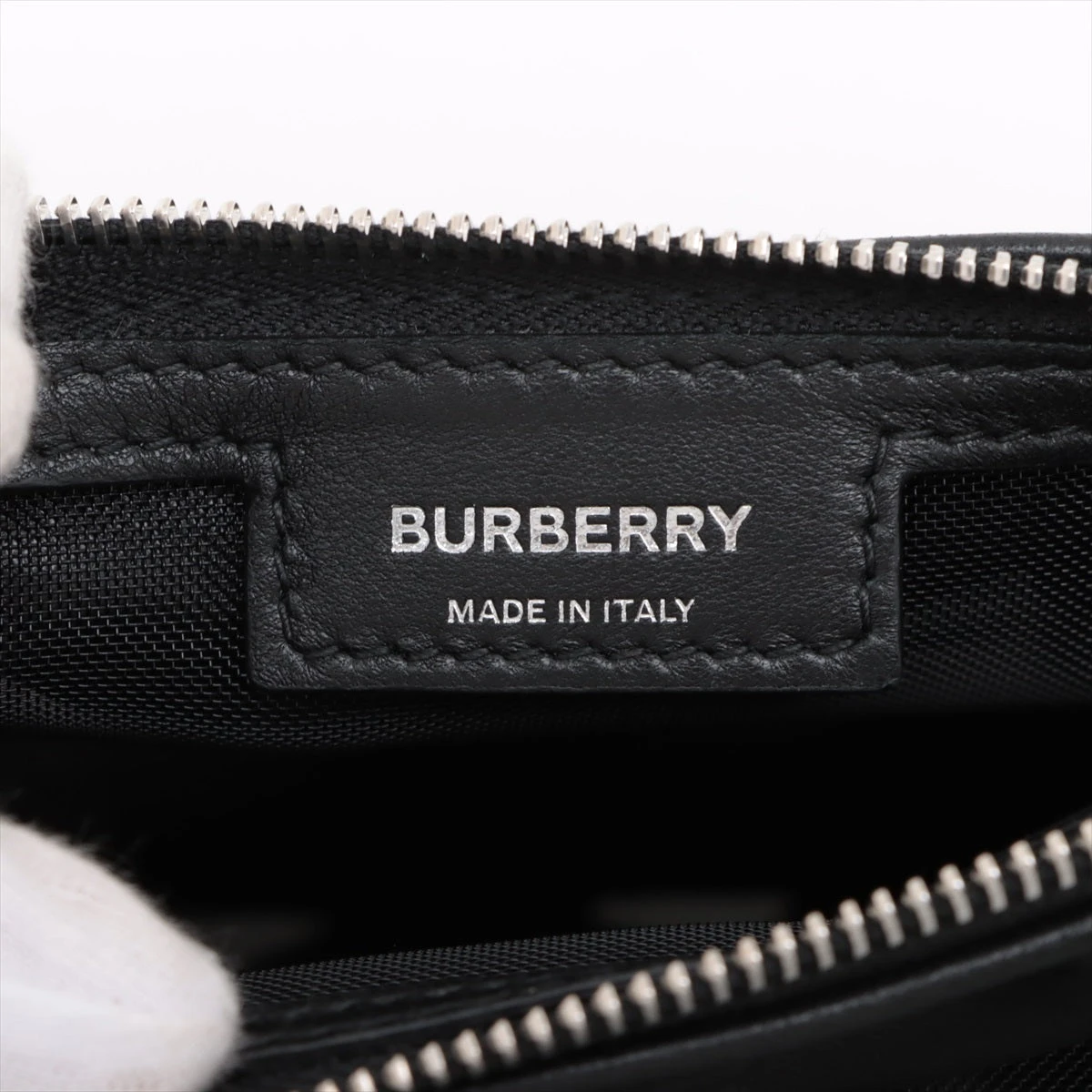 美品 BURBERRY ショルダーバッグ TB ブラック レザー BURBERRY バーバリー ショルダーバッグ レザー TB モノグラム