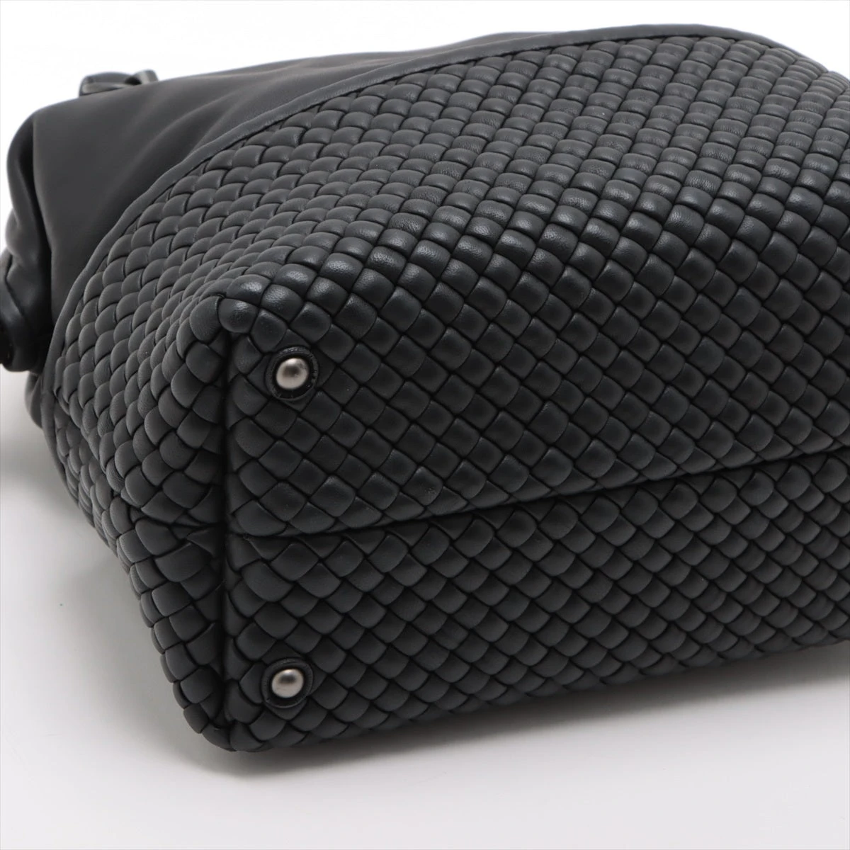 ボッテガヴェネタ イントレチャート レザー ハンドバッグ