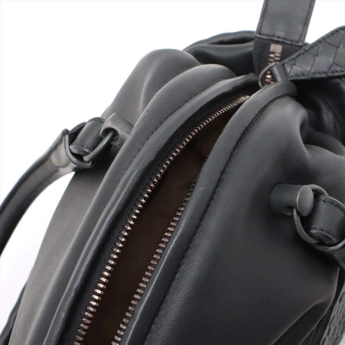 ボッテガヴェネタ イントレチャート レザー ハンドバッグ