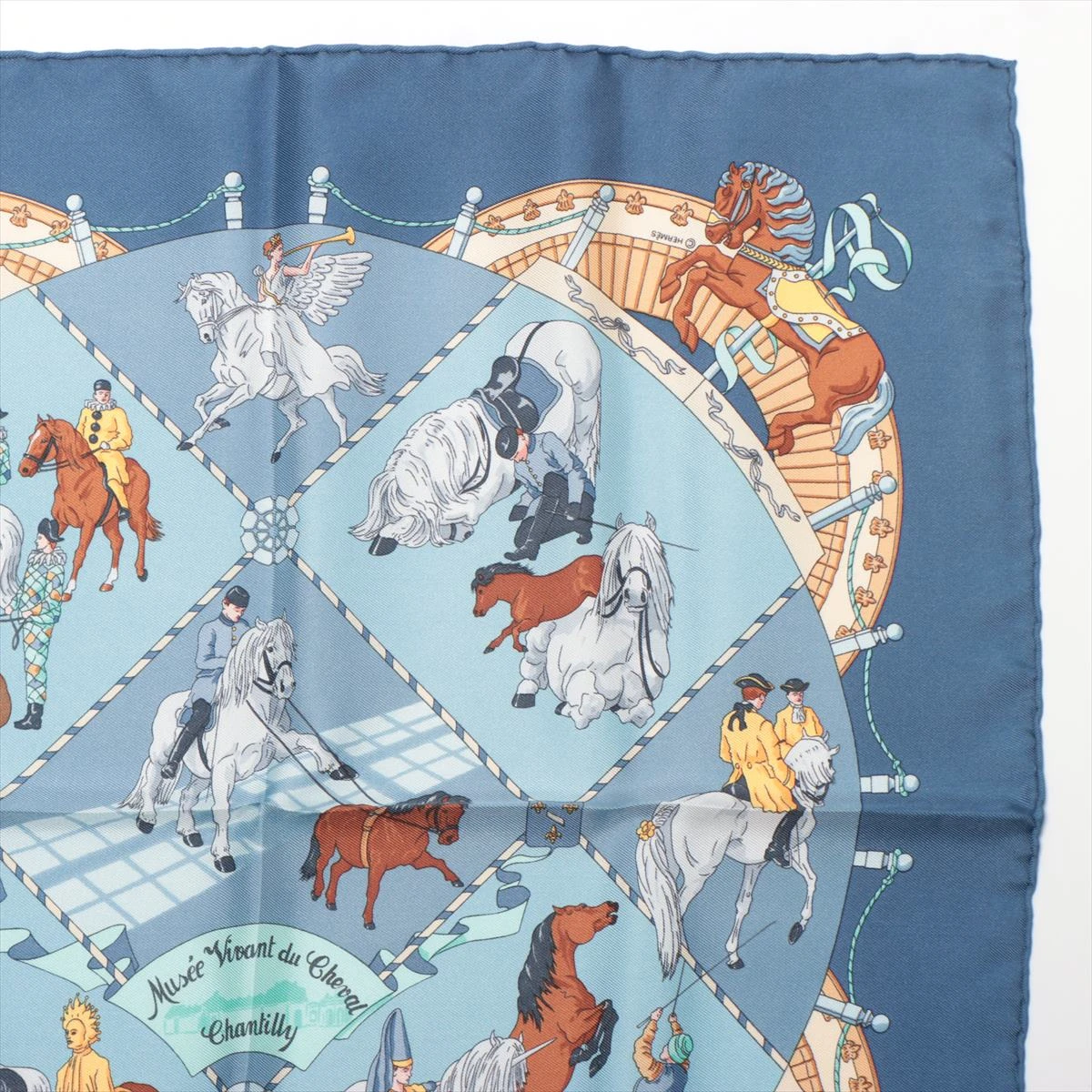 美品☀️HERMES エルメス カレ45シャンティイ城馬の博物館 スカーフ シルク エルメス カレ45 Musee Vivant du Cheval Chantilly