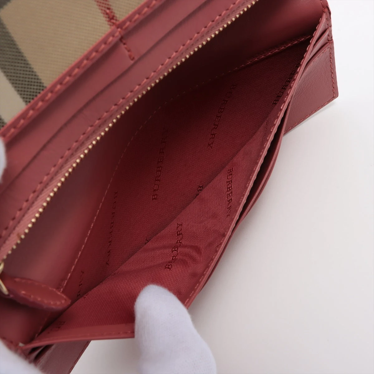 バーバリー ラウンドジップ レザー ノバチェック ピンクベージュ 長財布 バーバリー ノバチェック キャンバス×レザー 長財布 ベージュ