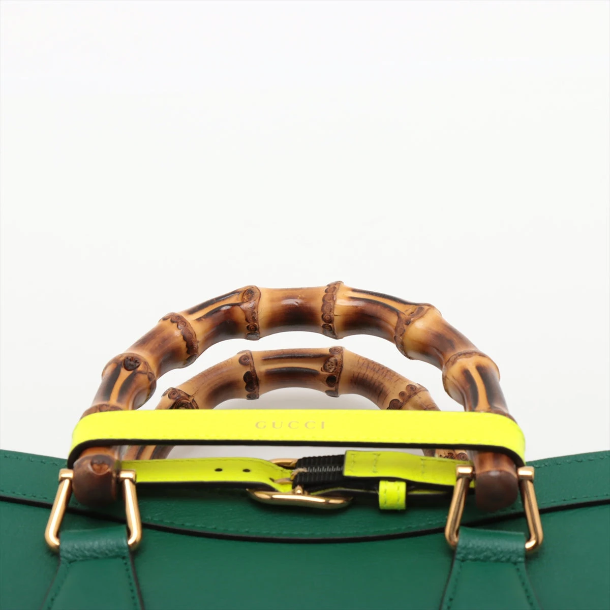 美品　GUCCI スエード ハンドバッグ バンブー　2way グリーン グッチ バンブー ダイアナ レザー 2WAYハンドバッグ グリーン