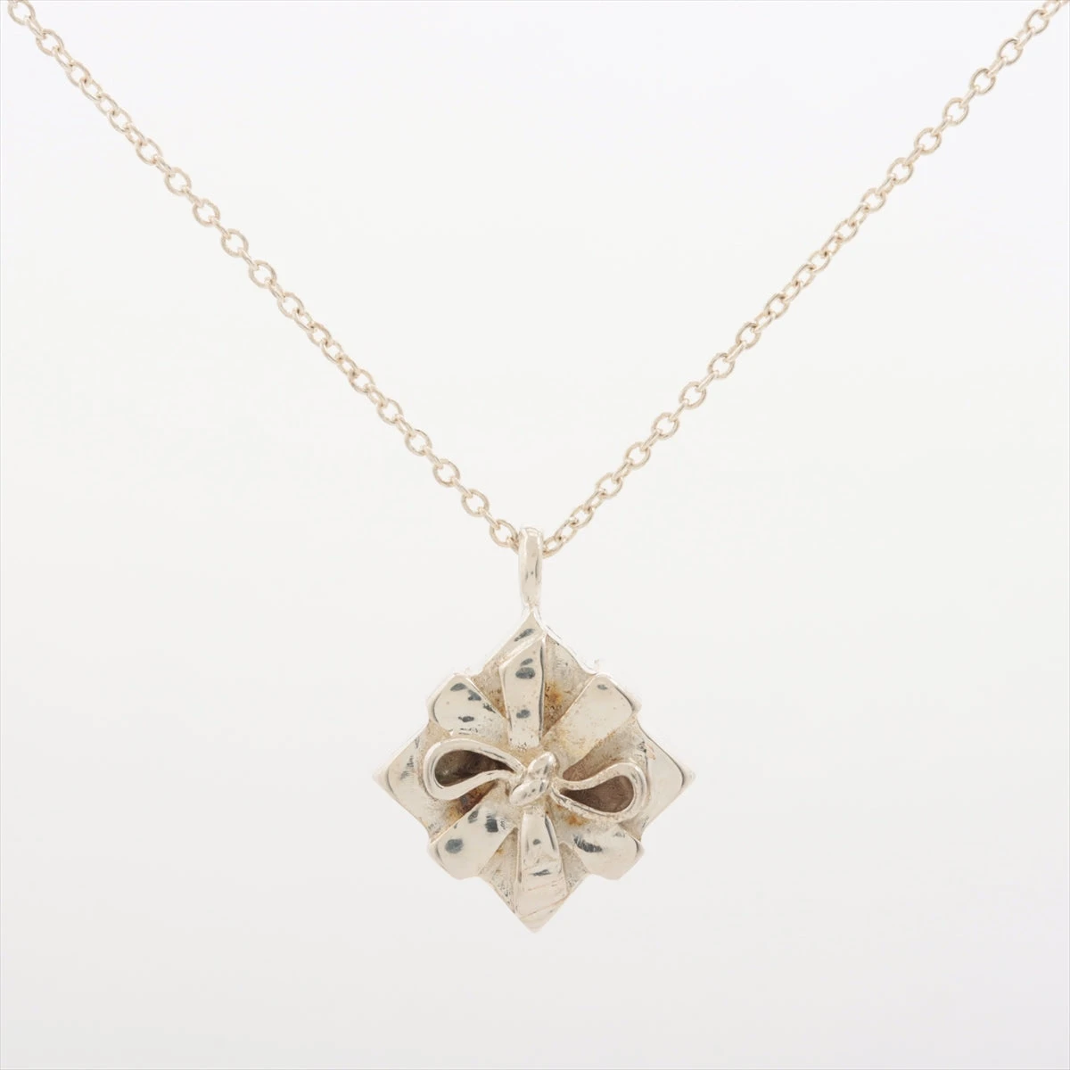美品 TIFFANY ギフトボックスロック チャーム シルバーネックレス