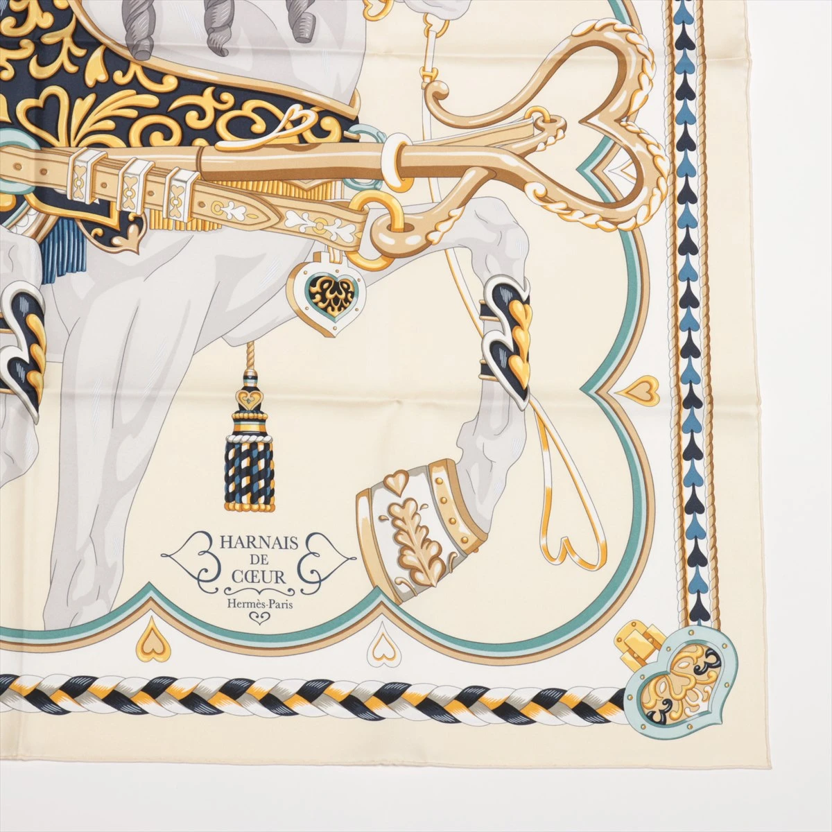 【HERMES】カレ 90 スカーフ 宮廷の馬具　シルク 100% 箱付き エルメス カレ90 HARNAIS DE COUR 宮廷の馬具 スカーフ シルク