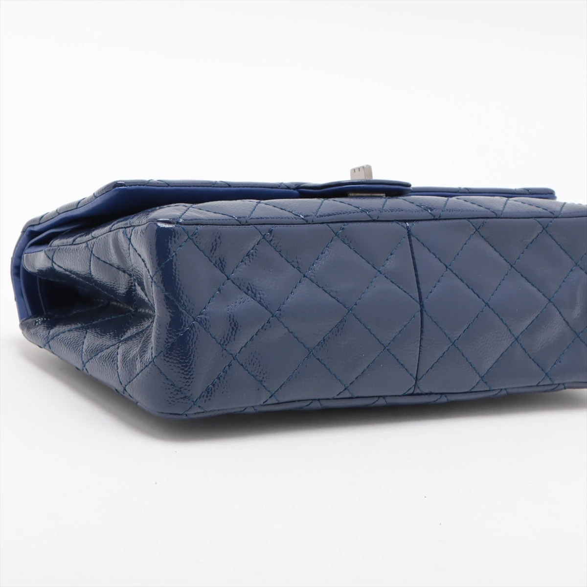 シャネル マトラッセ 2.55 ラージ パテントレザー ダブルフラップ