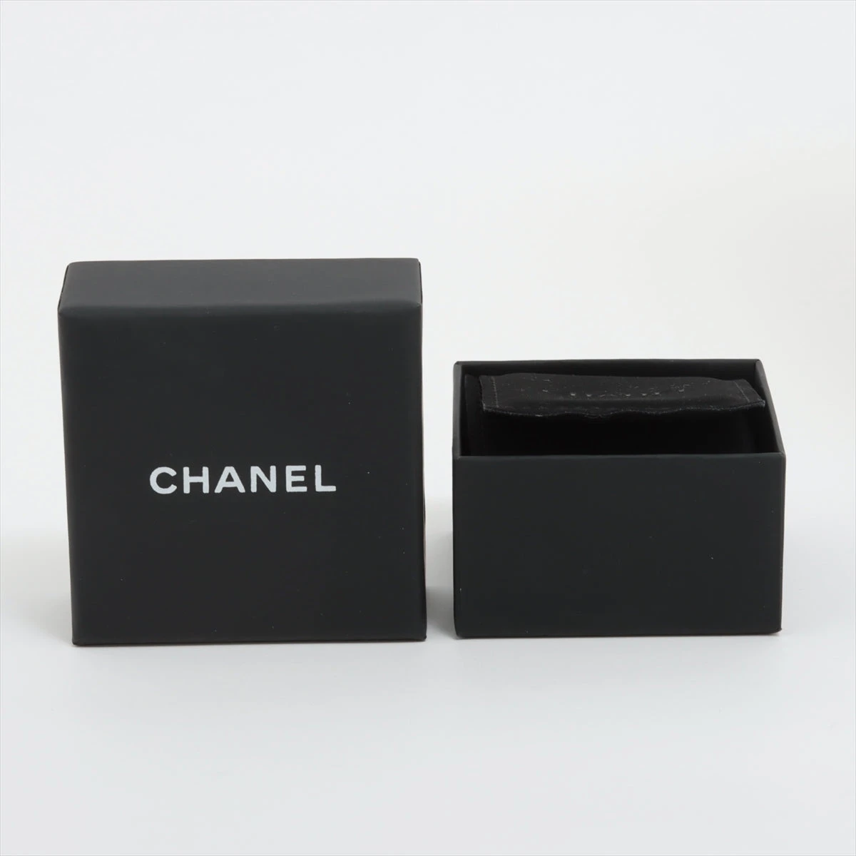 【耳元を飾る小さなart】CHANEL メタル×ラインストーン Earring Chanel 25P CC Logo Pink Metal Resin Gold Tone Stud Pearl