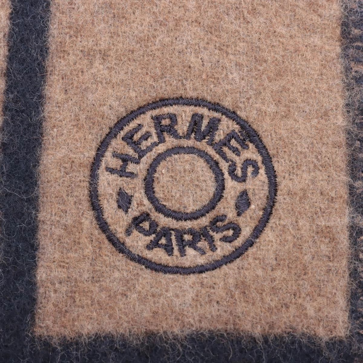 HERMES エルメス カシミヤ マフラー クリッククラック ブラック グレー カシミヤマフラー 《カザック・キーコレクション》 | Hermès