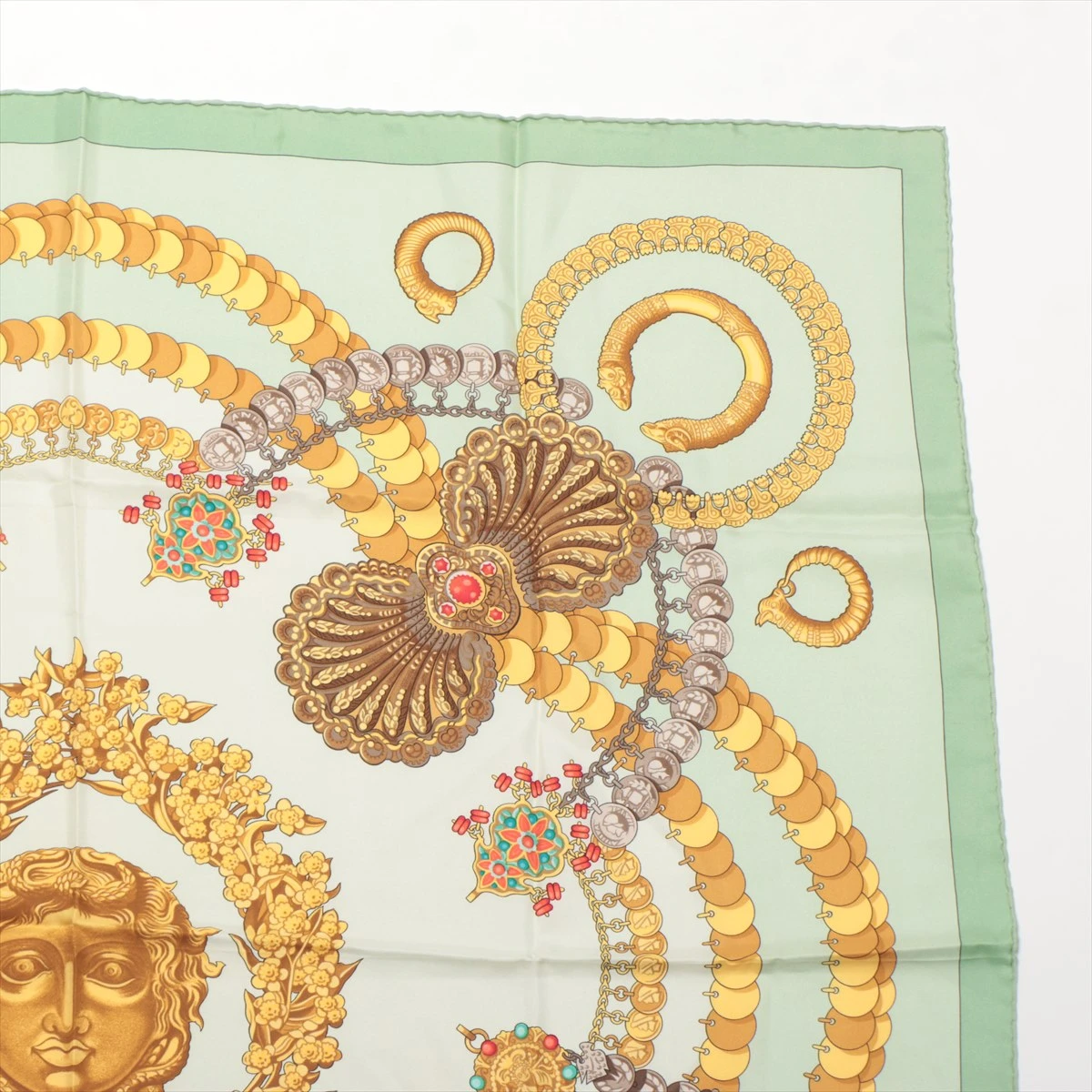 エルメスKOSMIMA シルクスカーフ90×90cm 新品未使用 ケース付き HERMES 中古 エルメス スカーフ 90 カレ KOSMIMA 宇宙 緑