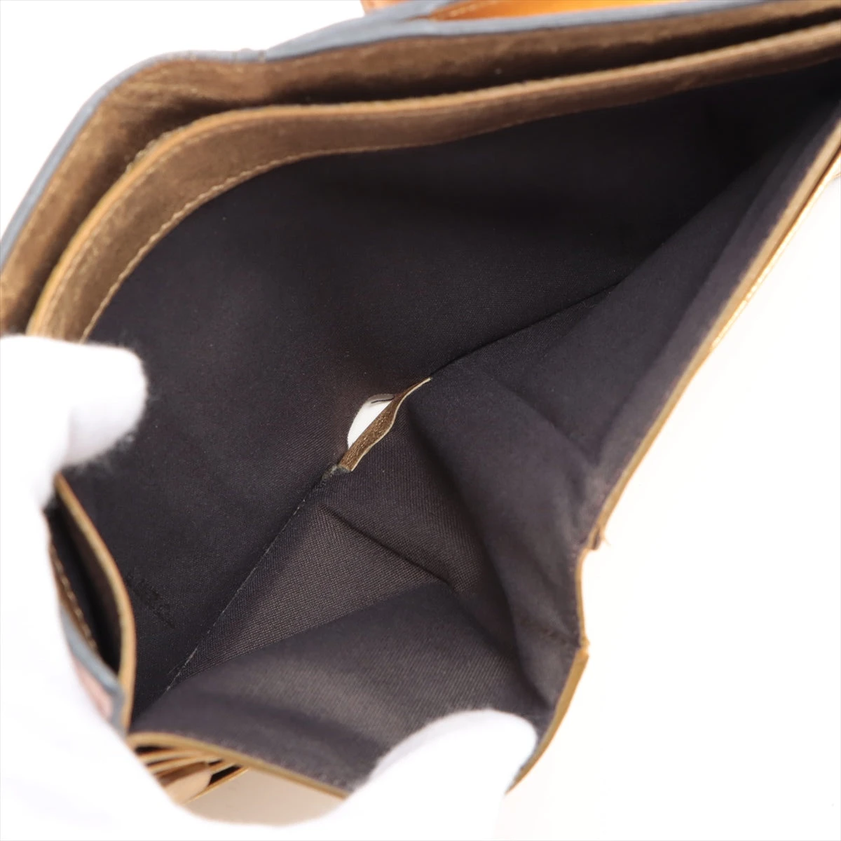 フェンディ ピーカブー セレリア 8M0438 レザー 財布 ゴールド