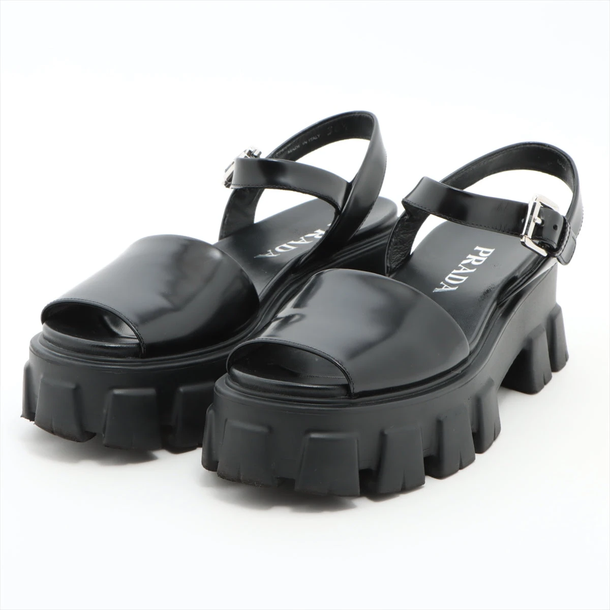 プラダ サンダル 36 レディース - 黒 モノリス パデッドナッパレザー サンダル ナッパレザー 新着 20240214 美品プラダ サンダル プラダ モノリス ラバー サンダル 36