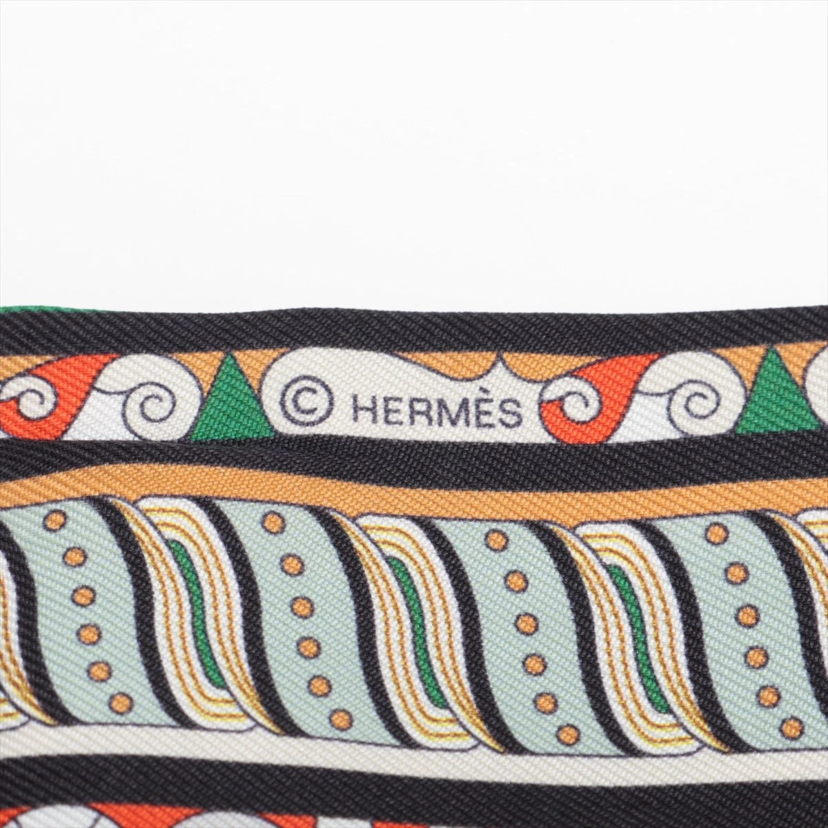 HERMES ツイリー　Harnais en Rosace ハーネスの薔薇 エルメス ツイリー Harnais en Rosace ハーネスの薔薇窓 シルク
