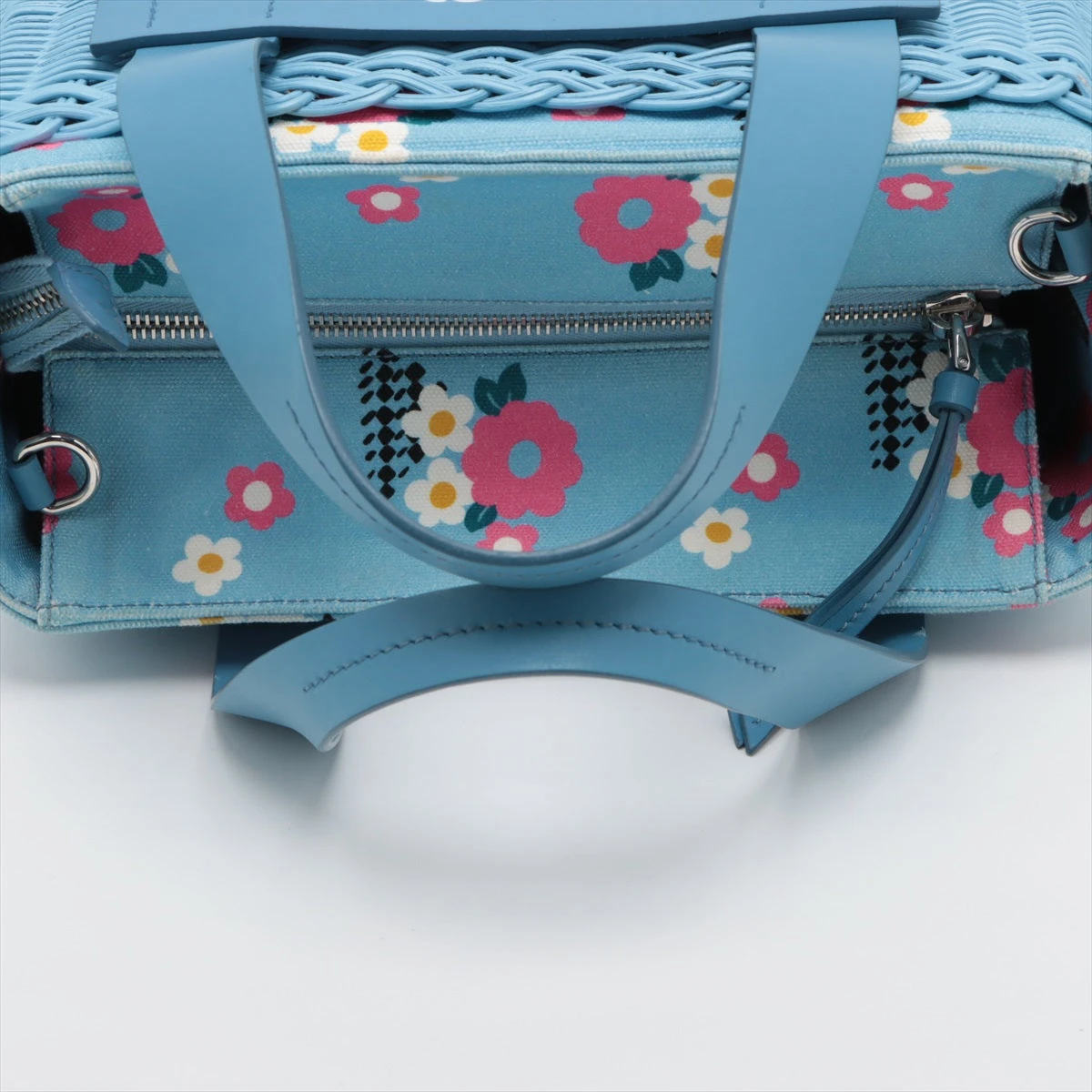 Miu Miu◆ロゴが可愛い♪ラタン,レザーのナチュラルハンドバッグ 三越伊勢丹 | MIU MIU/ミュウミュウ通販 | レザー トップ