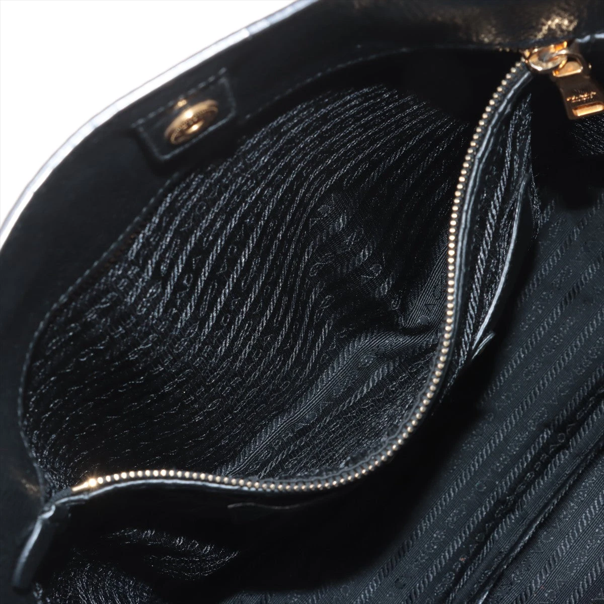 プラダ ヴィッテロダイノ レザー トートバッグ ブラック A3030725