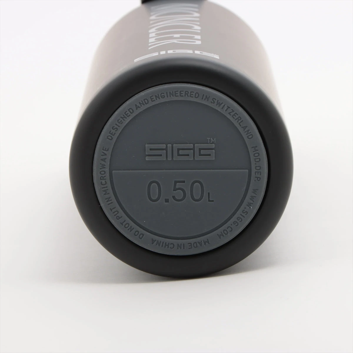 モンクレール ロゴ ボトル 500ml ステンレス ブラック SIGGジグ