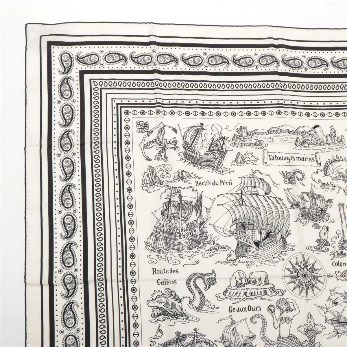 エルメス　カレジェアン　舟乗りのタトゥー　バンダナ　ホワイト×ブラック エルメス カレジュアン 140 船乗りのタトゥー・バンダナ