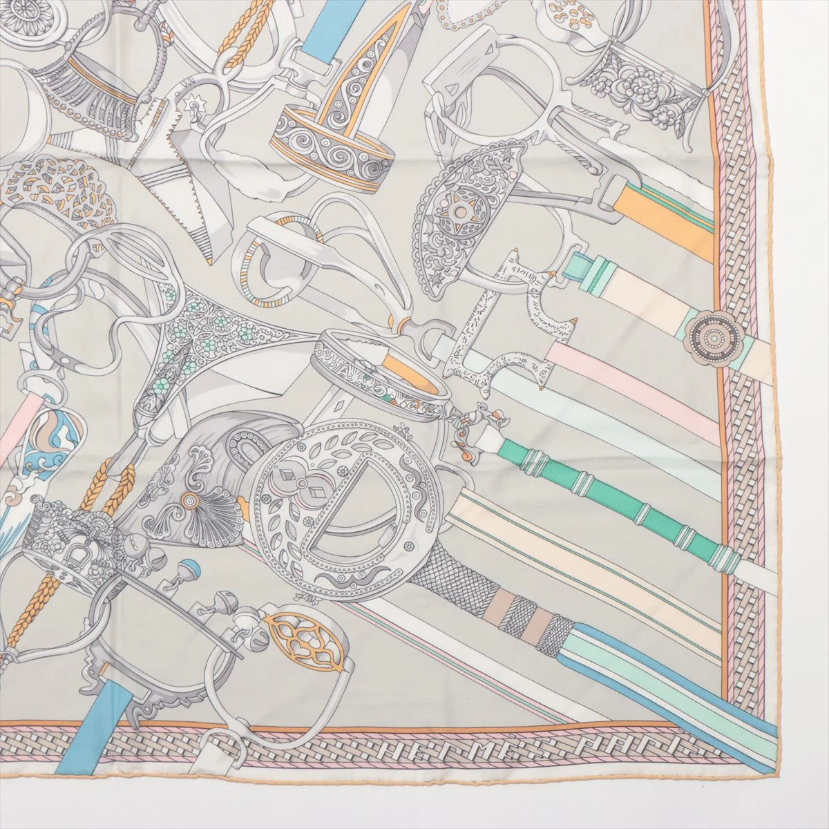 紫の装飾的なスカーフ/柄名:エトリエの競演 楽天市場】HERMES エルメス Concours detriers エトリエの競演