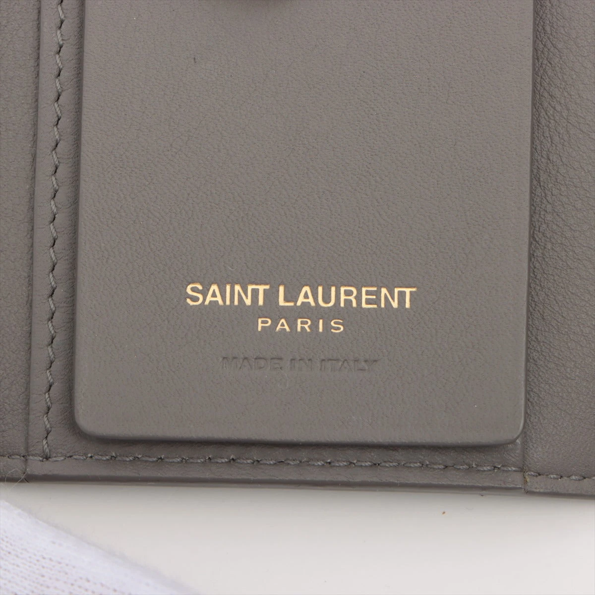 ✨美品✨SAINT LAURENT YSLライン 4連キーケース グレー ☆安心の定価販売☆】 ✨美品✨SAINT LAURENT YSLライン 4連キー