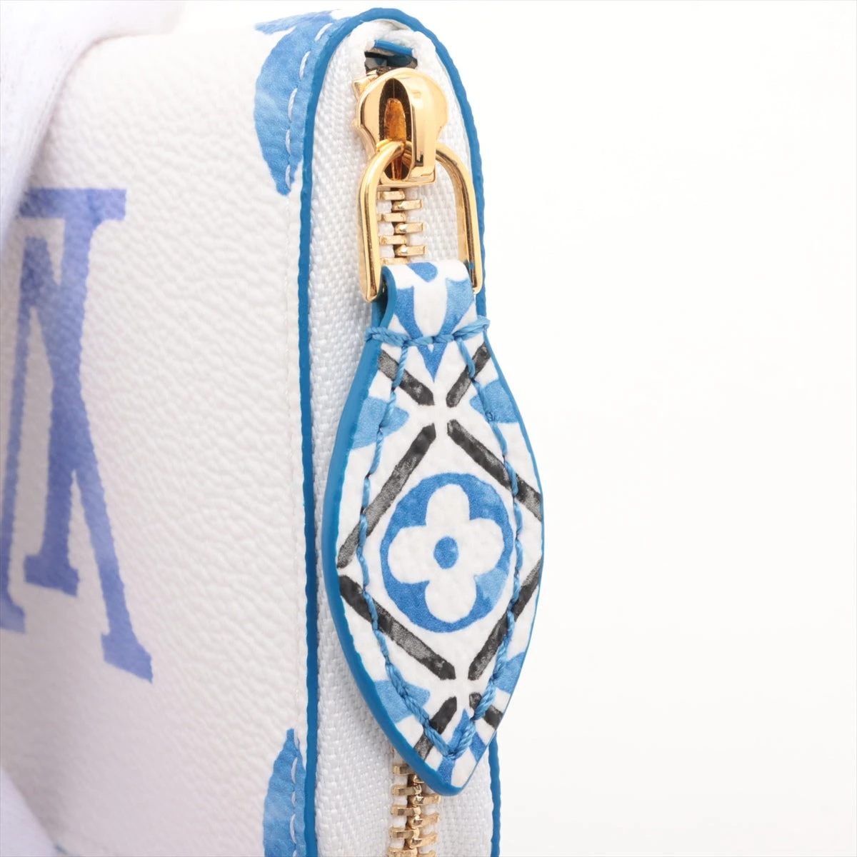 ヴィトン バイ ザ プール モノグラム ジャイアント ジッピーコイン