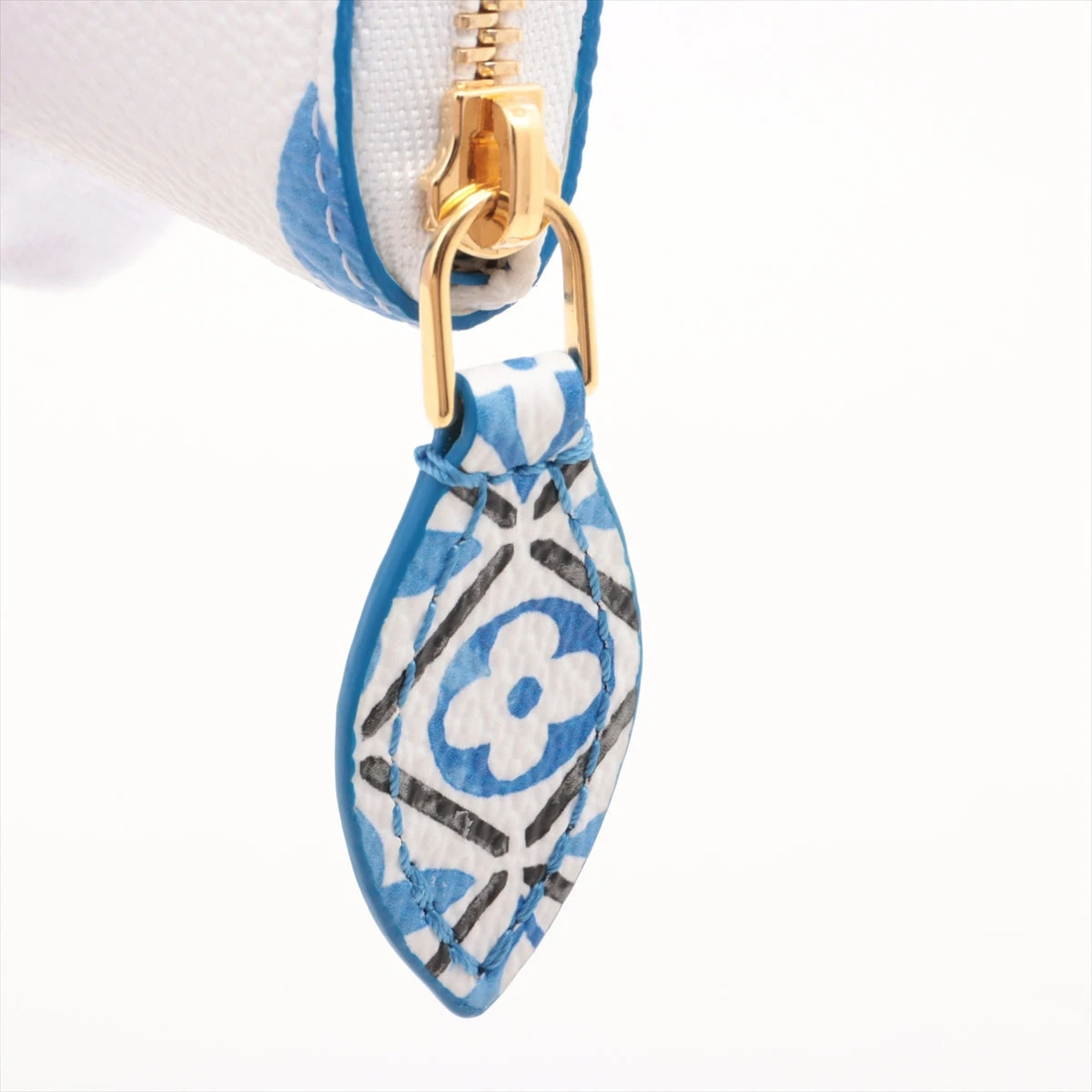 ヴィトン バイ ザ プール モノグラム ジャイアント ジッピーコインパース M82417 ブルー×ホワイト コインケース RFID反応有  A3039549｜中古ブランド品・ブランド古着通販｜ALLU（アリュー）