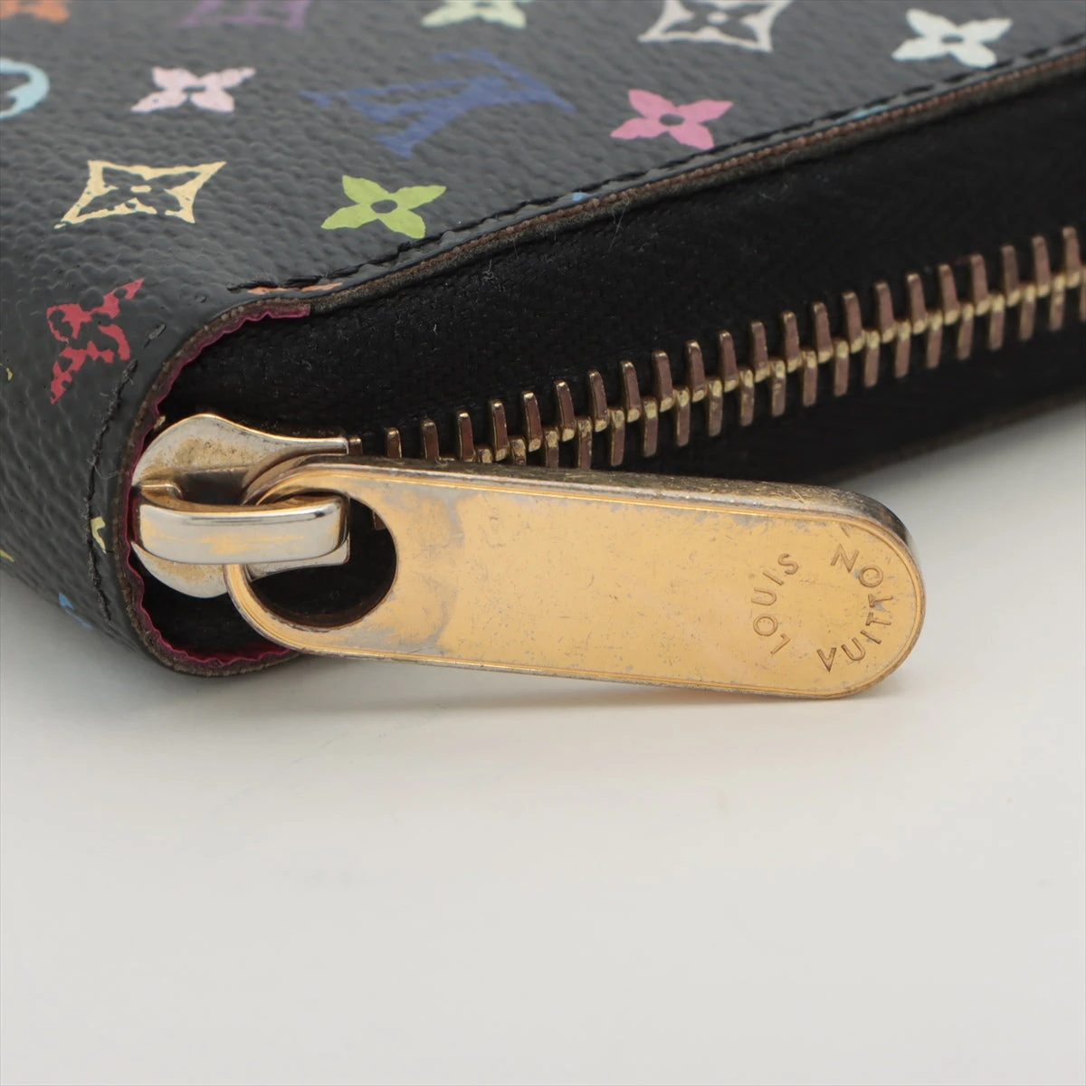 ヴィトン マルチカラー ジッピーウォレット M60243 ノワール