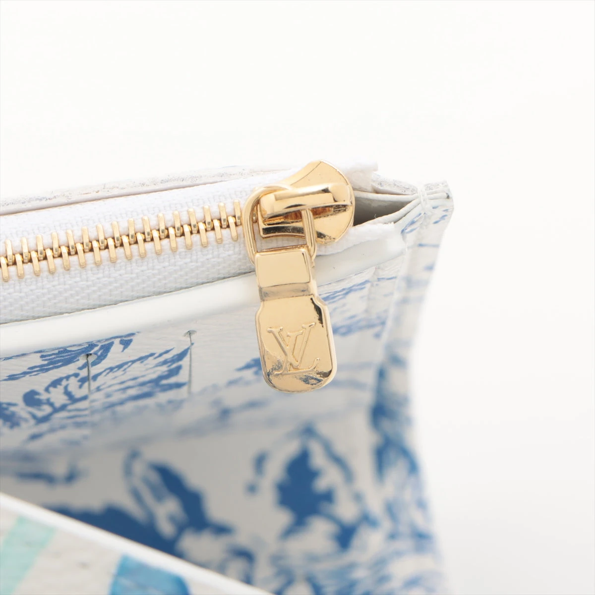 ルイヴィトン モノグラム タイル ポルトフォイユ ヴィクトリーヌ ラグーンブルー ルイヴィトン モノグラム タイル ポルトフォイユ ヴィクトリーヌ