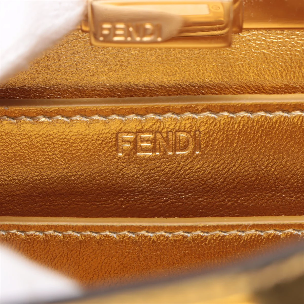 フェンディ ピーカブー アイシーユー スモール レザー 2WAY