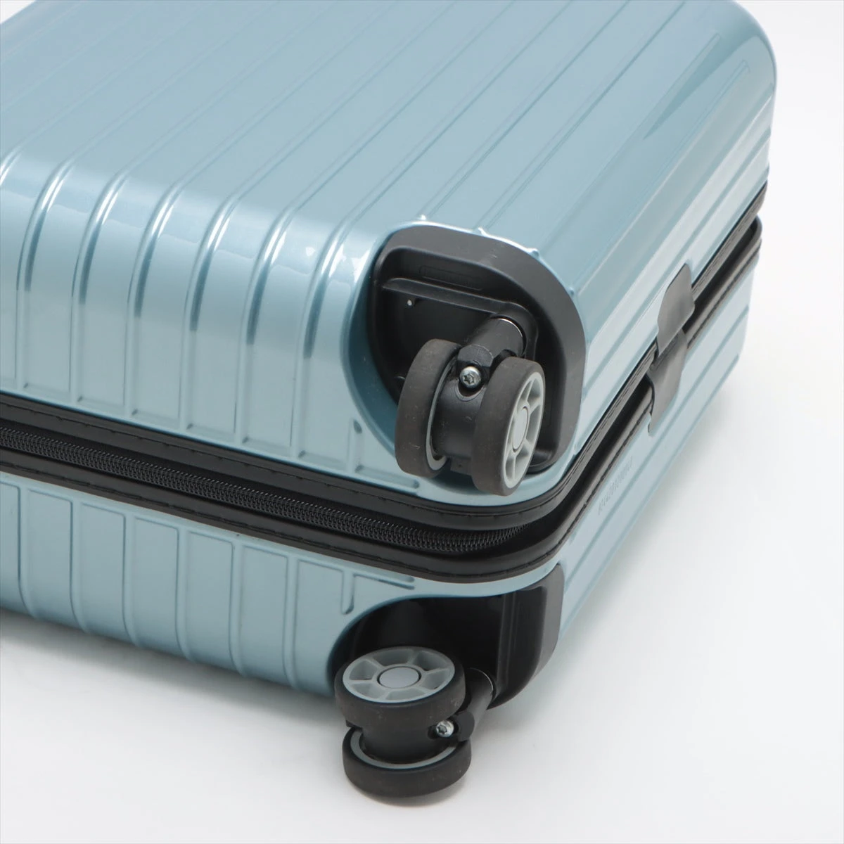 RIMOWA サルサエアー四輪 アクアマリン 大容量サイズ】 - メルカリ