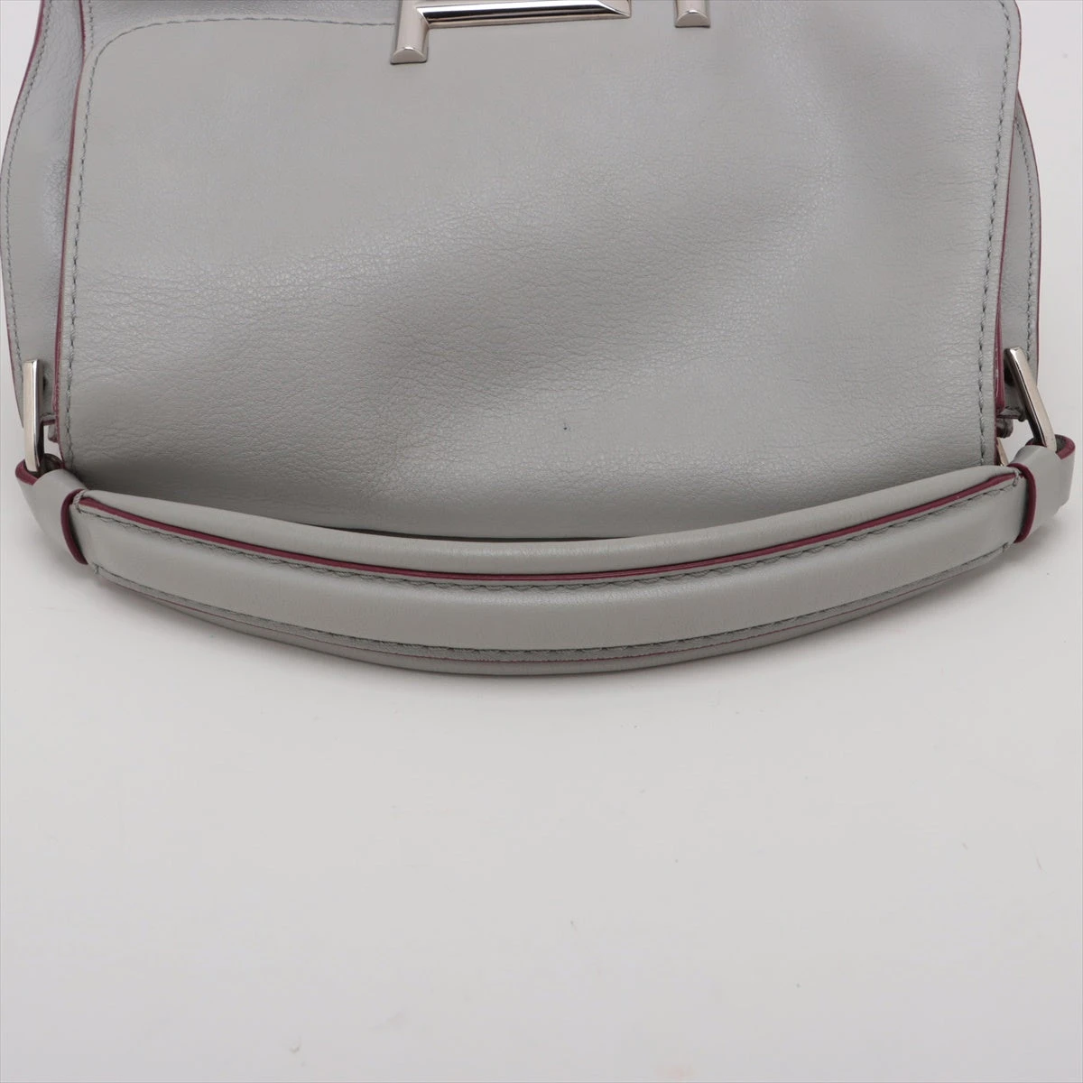 トッズ ダブルT レザー 2WAYショルダーバッグ グレー DU028150｜中古 