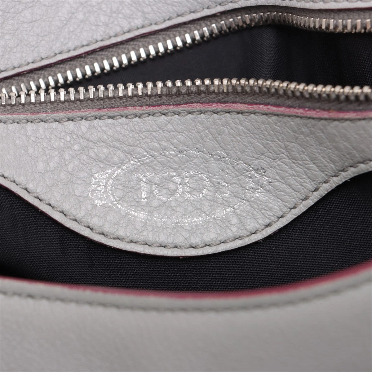 着用数回美品☆TOD'SダブルT レザー2wayショルダーバッググレー トッズ ダブルT レザー 2WAYショルダーバッグ グレー DU028150