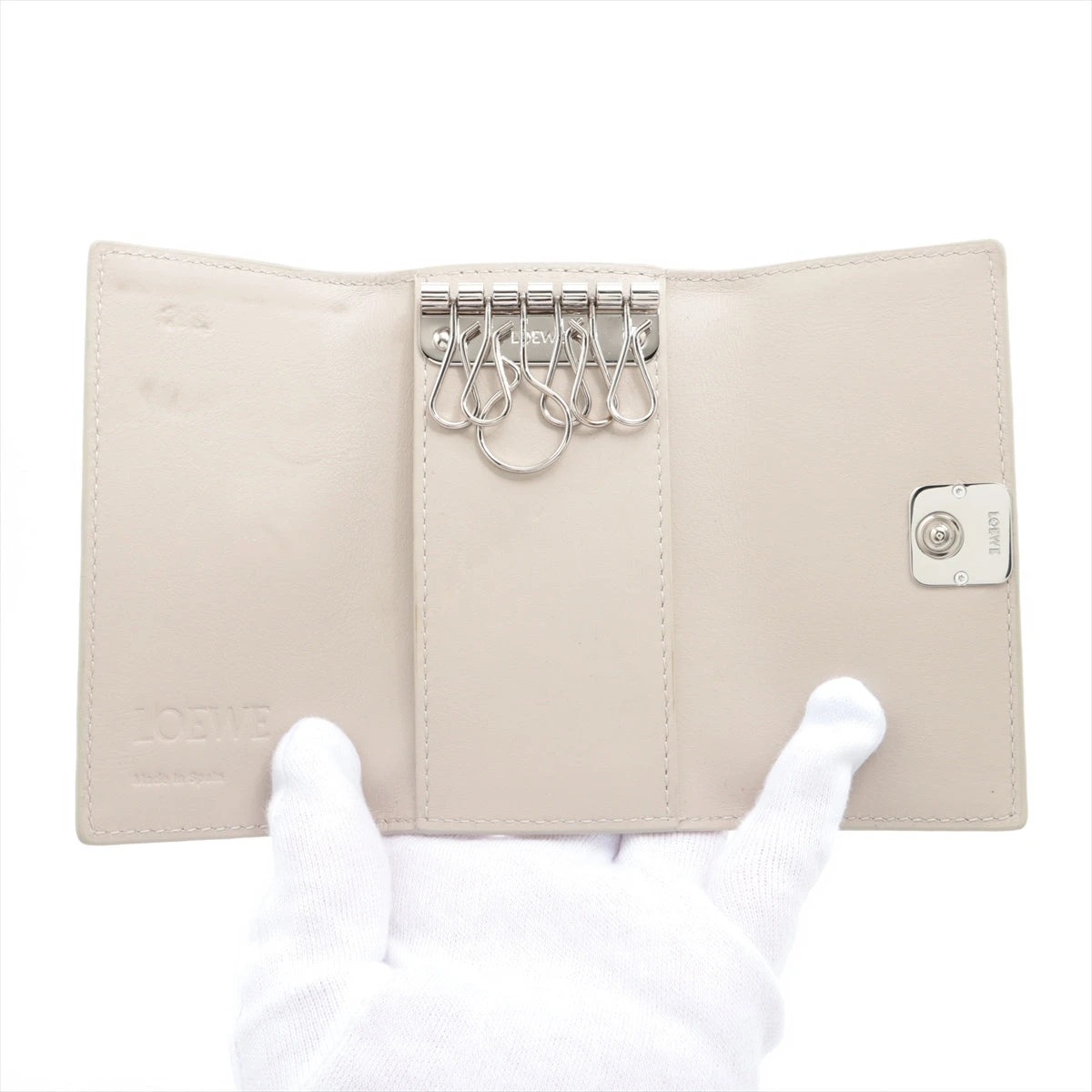 Anagram key case in pebble grained calfskin Beige - LOEWE