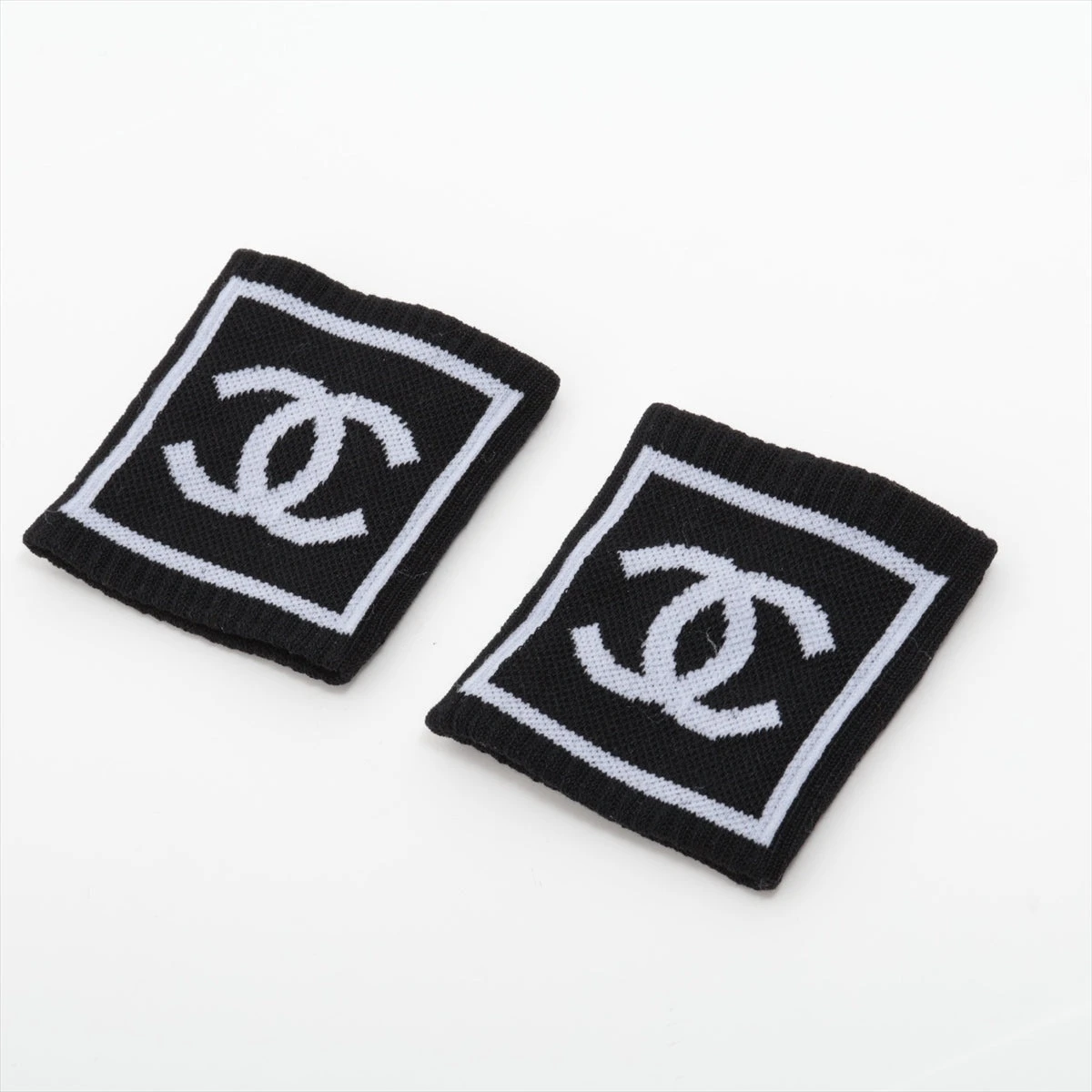 値下げ！✨CHANEL シャネル スポーツ ココマーク リストバンド 黒 楽天市場】【未使用品】CHANEL シャネル ココマーク ヘアバンド